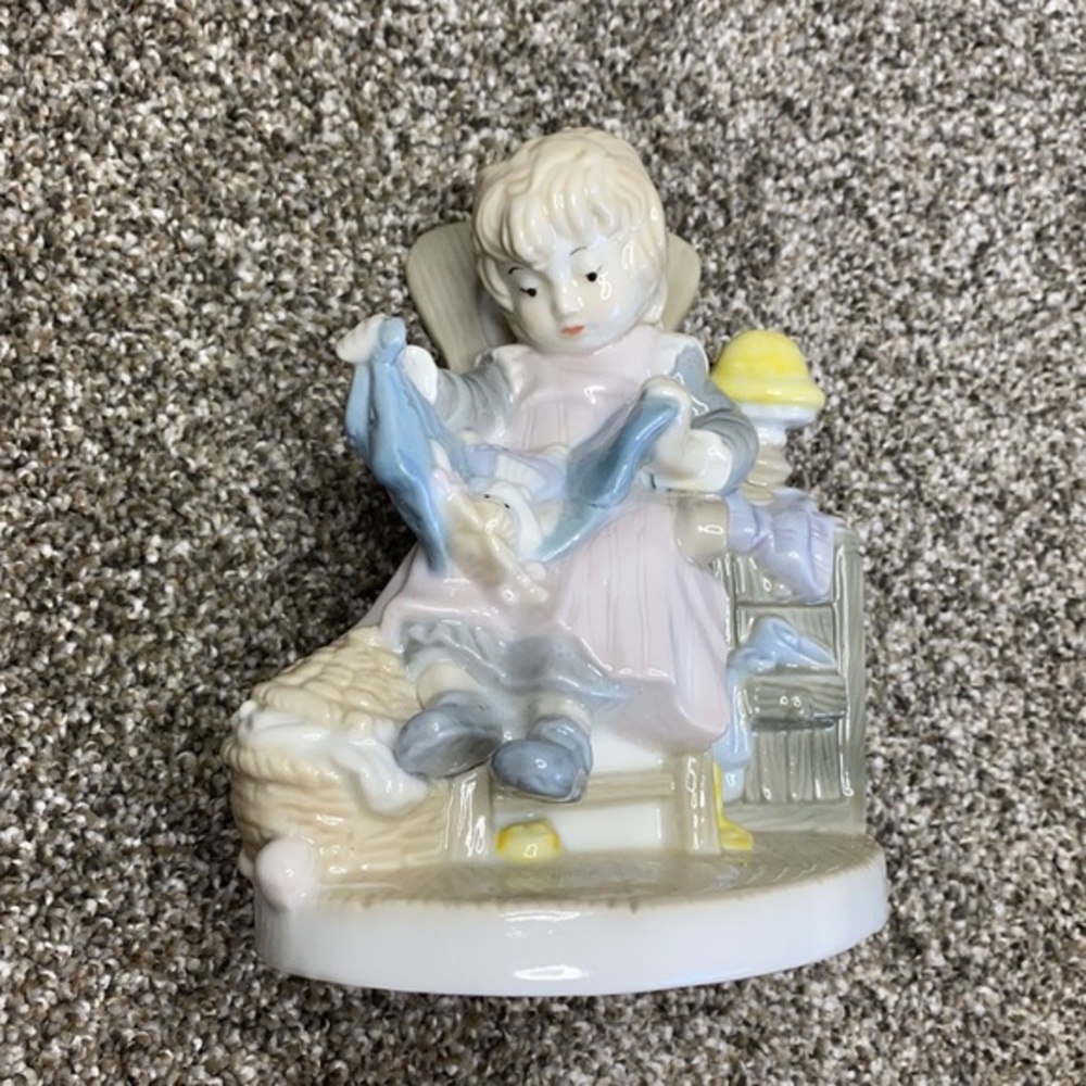 Lisi Martin Dolfi ITALY Girl Playing Doll China Figurine Pictura Graphics 151